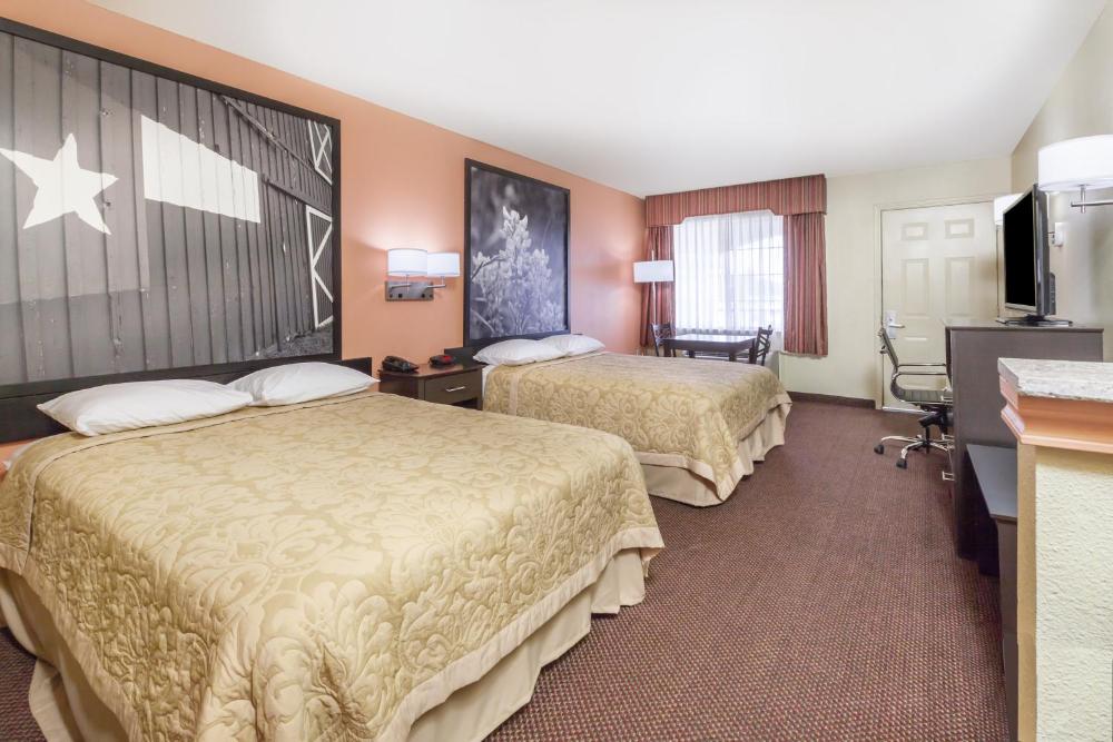 Queen Room with Two Queen Beds - Disability Access interior